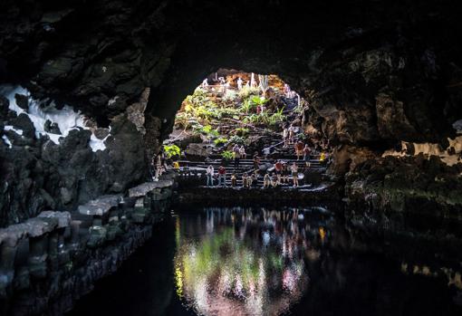 Imagen de los Jameos del Agua, espacio construido por César Manrique en 1968