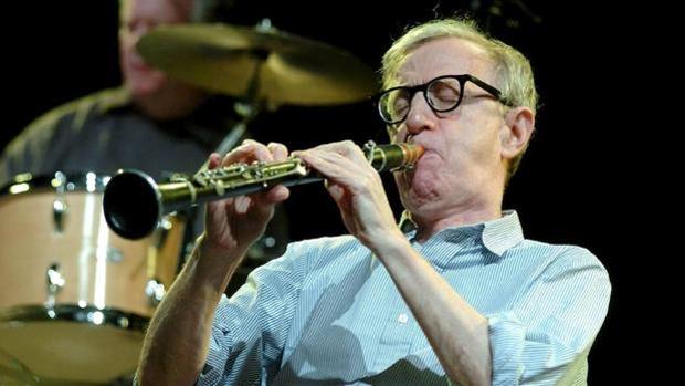 Woody Allen, en una de sus actuaciones junto con su banda de jazz