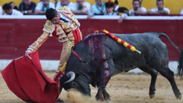 Derechazo de Emilio de Justo al último toro