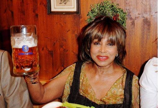 Turner en una foto tomada en el Oktoberfest de 2014
