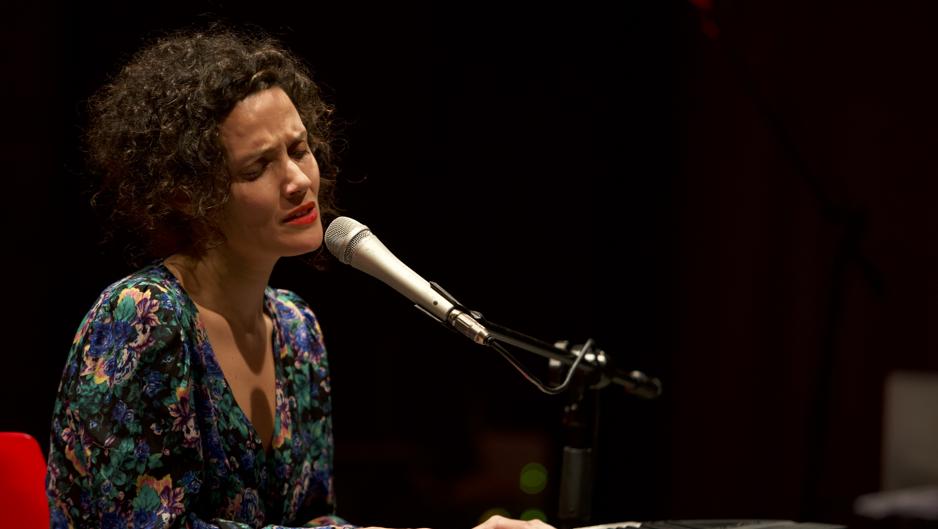 Sheila Blanco, la cantante que convierte las vidas de los ...