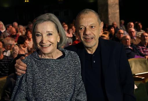 Lluís Pasqual con Núria Espert, una de sus actrices de referencia
