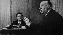 Truffaut (izquierda) junto a Hitchcock, al que dedicó un libro referencial