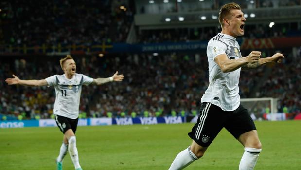 Kroos celebró con rabia su vital gol a Suecia