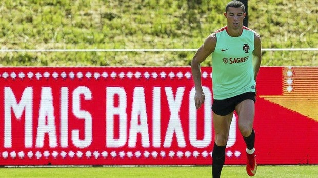 Ronaldo, en un entrenamiento con la selección portuguesa