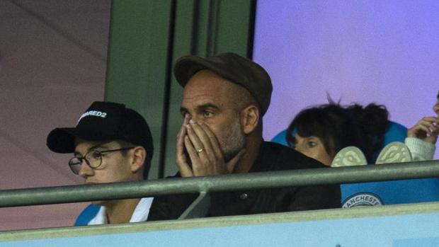Guardiola reacciona ante el segundo gol que encajó su equipo en casa
