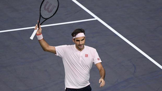 Roger Federer celebra su victoria frente a Kei Nishikori