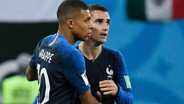 Mbappé y Griezmann, en un partido de la selección francesa