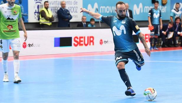Ricradinho, en un choque ante Palma Futsal esta temporada