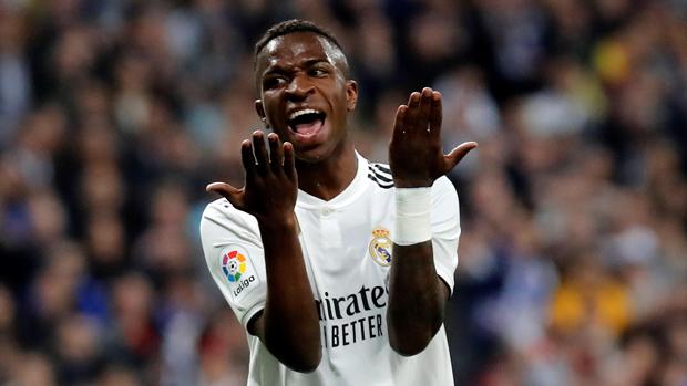 Vinicius se lamenta tras una ocasión perdida