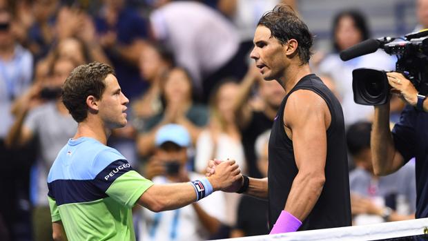 Schwartzman y Nadal se saludan tras el partido