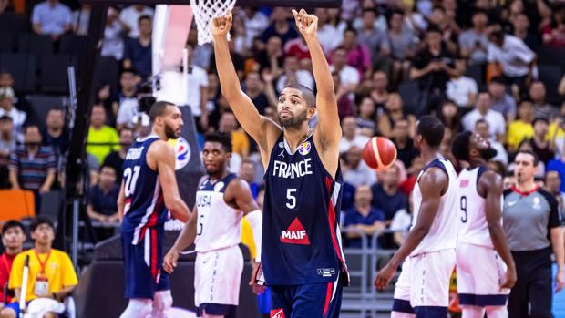 Batum celebra un punto durante el partido