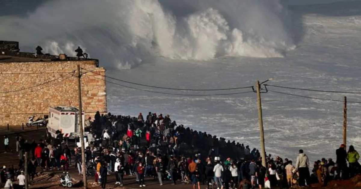 Surf La Polemica En Portugal Viaja Del Gp De Portimao De F1 A Las Olas Gigantes De Nazare