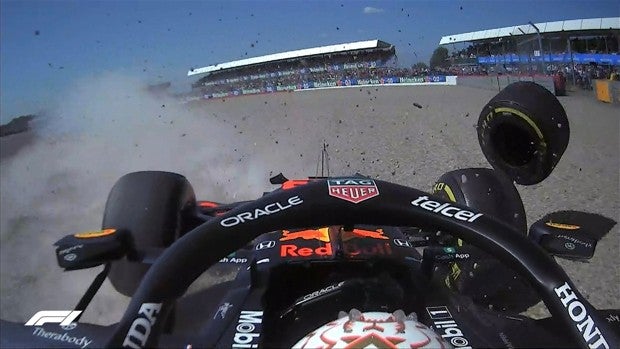 Fórmula 1: El brutal accidente de Verstappen en Silverstone tras tocarse  con Hamilton