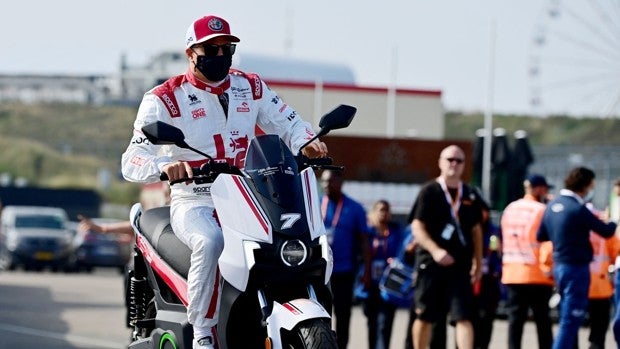 raikkonen-afp-U48608542213FJf-620x349@abc.jpg