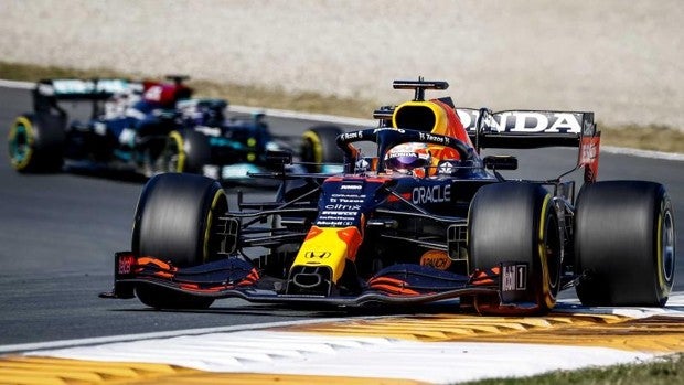 Verstappen lidera el Gran Premio en el circuito de Zandvoort