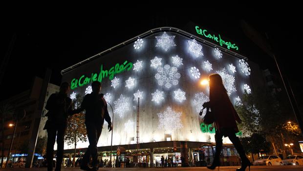 El Corte Inglés da por inauguradas las compras navideñas