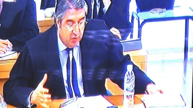 El abogado defensor de Miguel Blesa, Carlos Aguilar, durante la sesión de juicio de este viernes