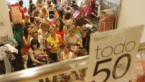La cadena de moda Blanco cerrará todas sus tiendas y despedirá a sus 850  empleados
