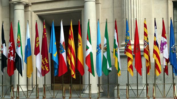 El desequilibrio de las cuentas financieras de los gobiernos regionales se traduce en déficit y deuda creciente