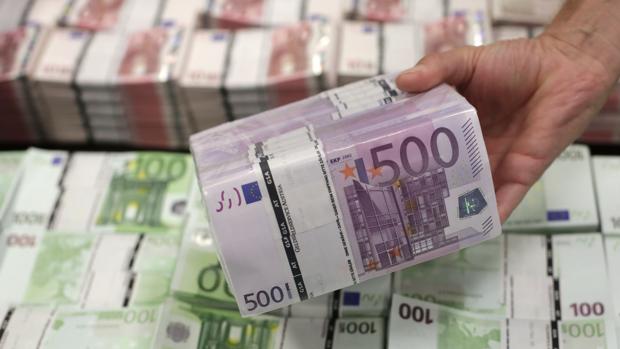 Fajo de billetes de 500 euros en el Banco Nacional de Austria