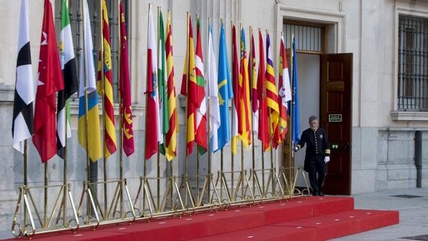 La política todavía expansiva del BCE favorecerá a las comunidades más abiertas (Aragón, Galicia...) y a las más endeudadas (Andalucía)