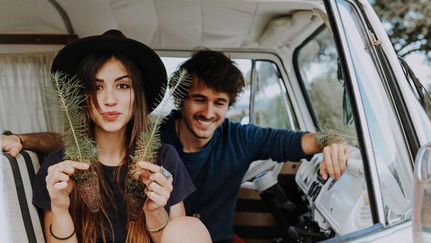 Fernando Cervigón y Sara Cobos, que se encarga de los proyectos de la ONG vinculada a la marca