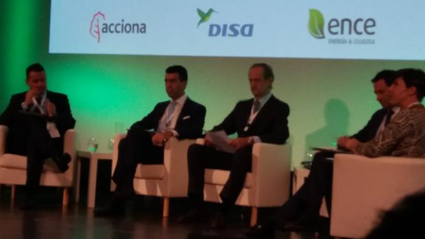 Santiago Gómez (Acciona), Santiago Rull (Disa), Ignacio Colmenares (Ence) y Javier Anzola (Viesgo), en el foro