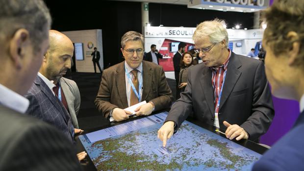 Un total de 77 ciudades, países y territorios participan en Barcelona con pabellón propio, como Austria, Alemania, Colombia, Dinamarca, España, Estonia, Finlandia, Francia, Holanda, India, Israel, Italia, Japón, Noruega, Suecia, Tailandia y EE.UU.