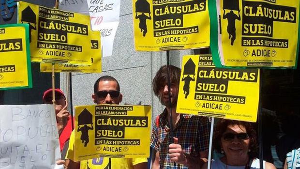 Imagen de archivo de una protesta de afectados por cláusulas suelo abusivas