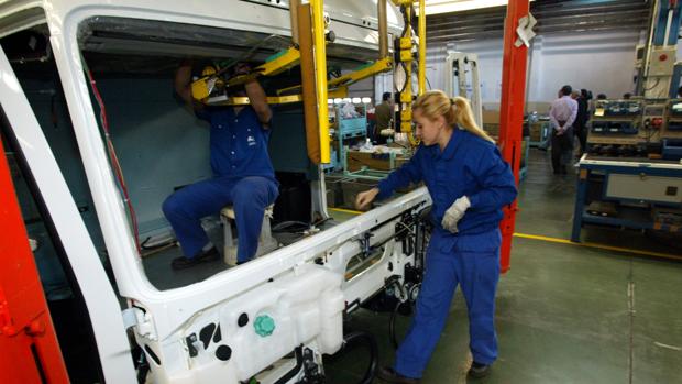 El descenso más pronunciado fue para fabricación de vehículos de motor, con una caída del 10,8%