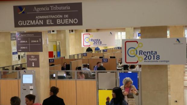 Delegación de la Agencia Tributaria durante la campaña de la Renta 2018