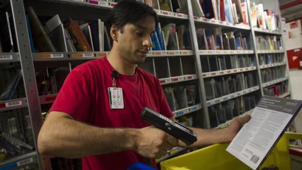Preparación de un pedido en un centro de Amazon