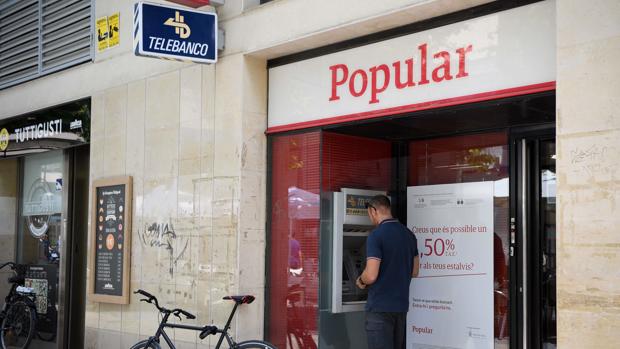 Banco Santander ha finalizado este fin de semana en Andalucía la integración tecnológica de las casi 1.600 oficinas de las que Popular disponía en toda España