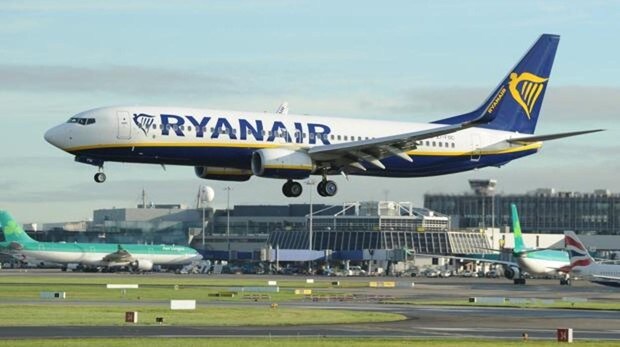 Resultado de imagen de USO pedirá recolocar a los empleados de Ryanair afectados si finalmente se cierran las cuatro bases en España