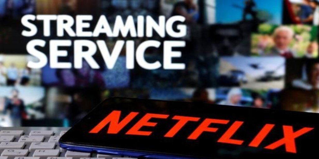 Netflix's price plummets more than 20% after losing 200,000 subscribers from January to March