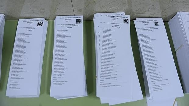Papeletas de los cuatro principales partidos
