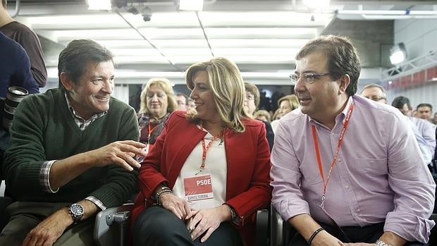 Javier Fernández, Susana Díaz y Guillermo Fernández Vara, en el Comité Federal del PSOE
