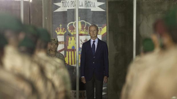 Morenés visita a las tropas españolas en Irak