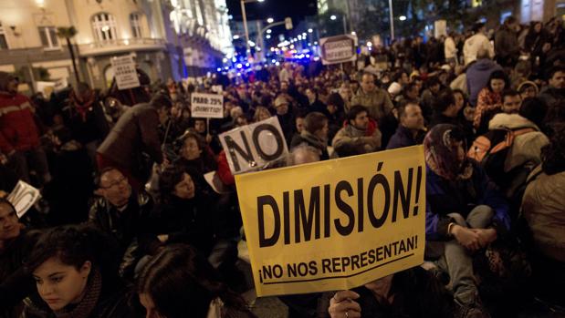 Manifestacion rodea el congreso en octubre de 2012