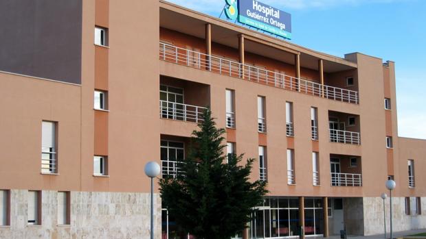 Fachada principal del Hospital Gutiérrez Ortega de Valdepeñas