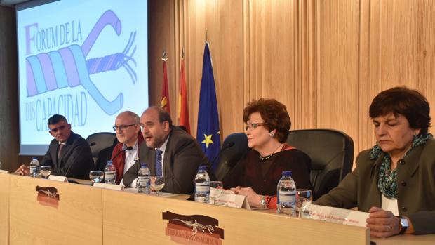 El vicepresidente regional durante su participación en las jornadas sobre salud bucodental