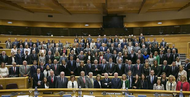 Rajoy, con todos los senadores del PP, el martes
