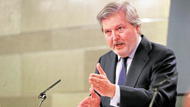 El portavoz del Gobierno, Íñigo Méndez de Vigo, este viernes después del Consejo de Ministros