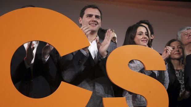 Albert Rivera e Inés Arrimadas, ayer, en la presentación de la nueva ejecutiva