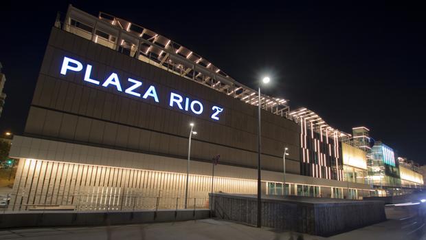 Fachada del centro comercial Plaza Río 2