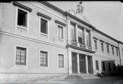 Fachada del Hospital Provincial de Dementes, en cuyas dependencias fue internada durante tres días Clara Mónica Agustina (Foto, Casiano Alguacil. Archivo Municipal de Toledo