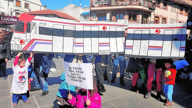 Unas 500 personas se manifestaron ayer en Soto del Real