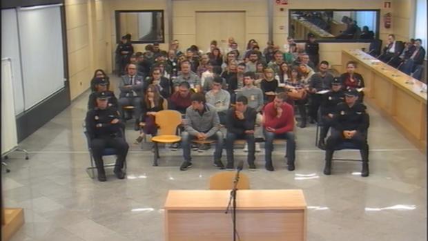 Una imagen de los acusados en el banquillo, durante el juicio por la agresión de Alsasua