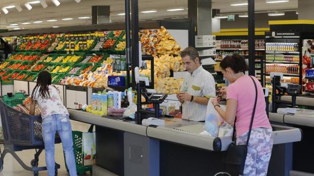 Interior de un supermercado de Mercadona
